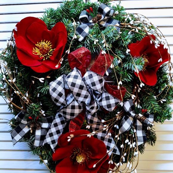 HAND CRAFTED CHRISTMAS MAGNOLIA WREATH 20" - Picture 4 of 9